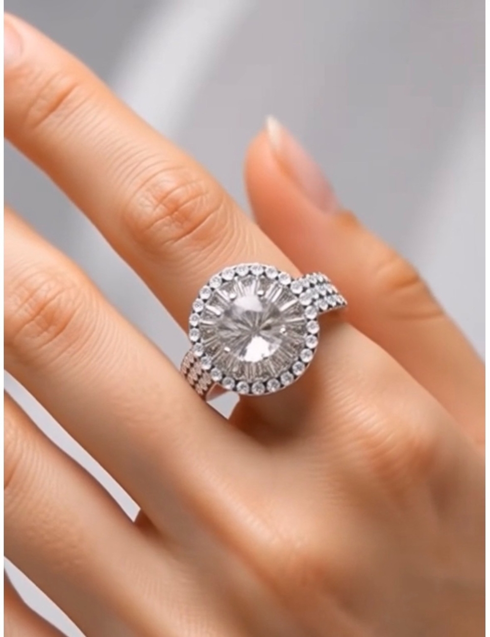 Crystal Rhinestone Ring Alloy Metal Round Love Size 7 Chic Gift NWOT